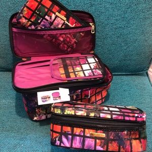 Trina in 1 Cosmetic /Jewelry Case - New